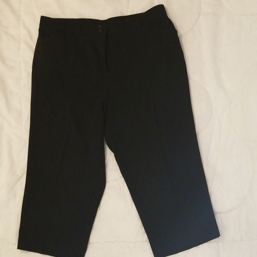 Black Capris